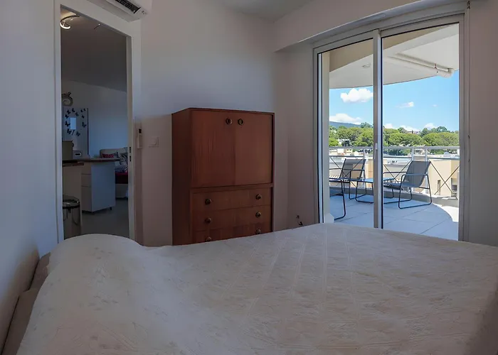 2 Pieces Avec Terrasse Vue